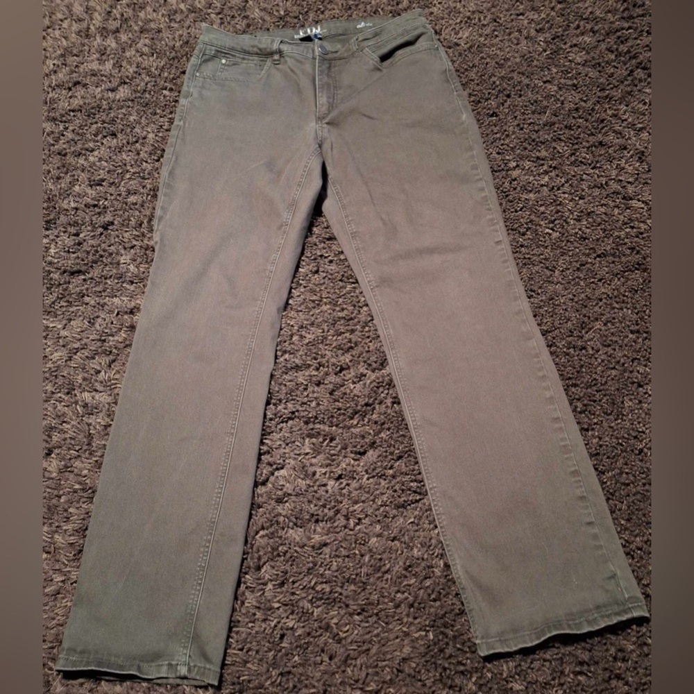 FDJ French Dressing Jean
Olivia
Army Green
High-rise 
Straight Leg
Sz. 14x31